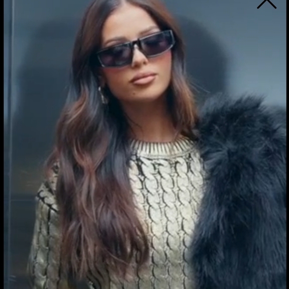 Gold Patterned Women's Sweater Pants Set NWOT - Picture 4 of 6